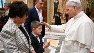 El Papa: Presencia y Protección Para Responder a las Inquietudes de los Jóvenes