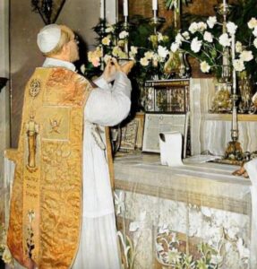 La Primera Oración del Ofertorio: El “Suscipe, Sancte Pater”, Puerta de Entrada al Sacrificio Propiciatorio del Altar
