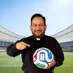 Del vestidor al Altar: la Historia del Sacerdote que Cambió el Fútbol Profesional por Seguir la Voz de Dios