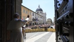 Ángelus en Castel Gandolfo, el Papa: Aprovechen También las Vacaciones Para Rezar