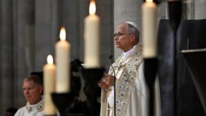 La Reconstrucción de Notre-Dame Sea Modelo de Acogida y Participación