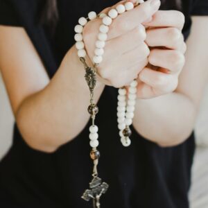 7 Ideas Para Rezar el Rosario Todos los Días, Incluso Cuando no Tienes Tiempo