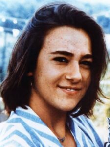Hoy Recordamos a la Beata Chiara “Luce” Badano, la Adolescente de la Sonrisa Eterna